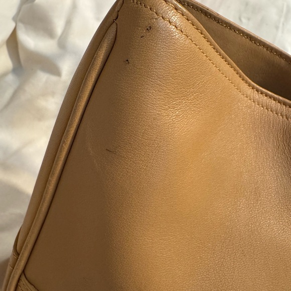 Vintage Coach 8148 Tan Leather Shoulder Bag with Adjustable Strap - Picture 5 of 10